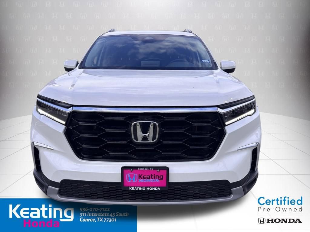 Used 2025 Honda Pilot Touring image 3