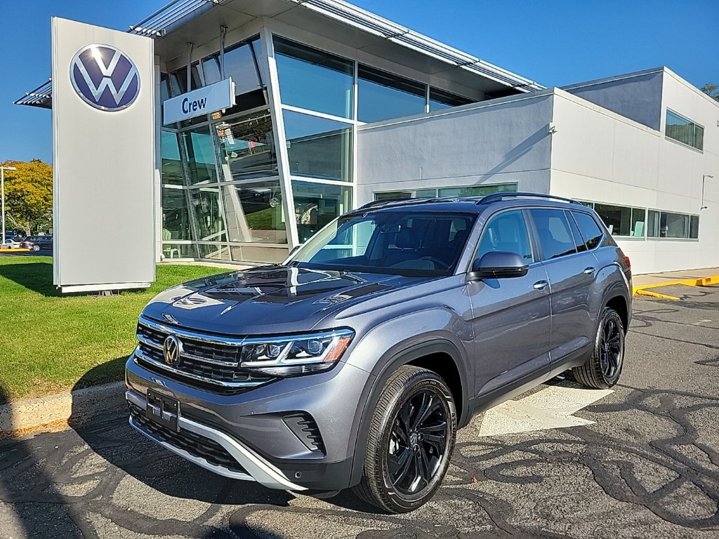 Certified 2023 Volkswagen Atlas SE w/ Black Wheel Package