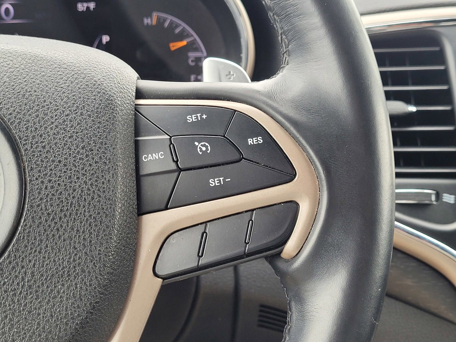 Used 2017 Jeep Grand Cherokee Laredo w/ Quick Order Package 2BE image 22