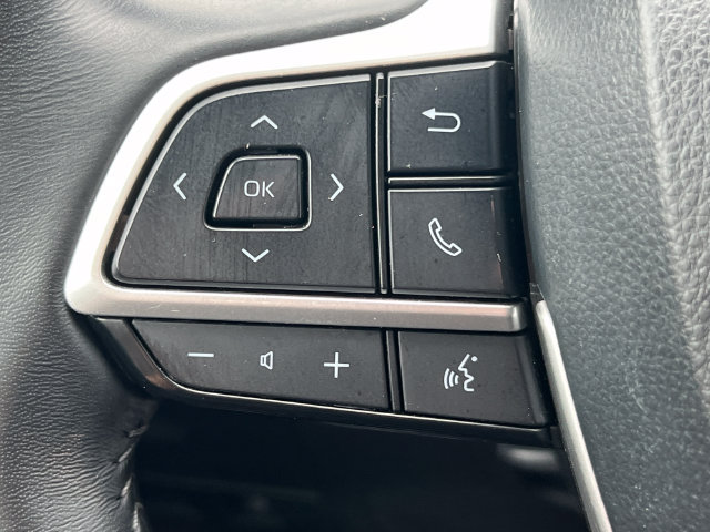 Used 2023 Toyota Highlander XLE AWD/4WD image 23