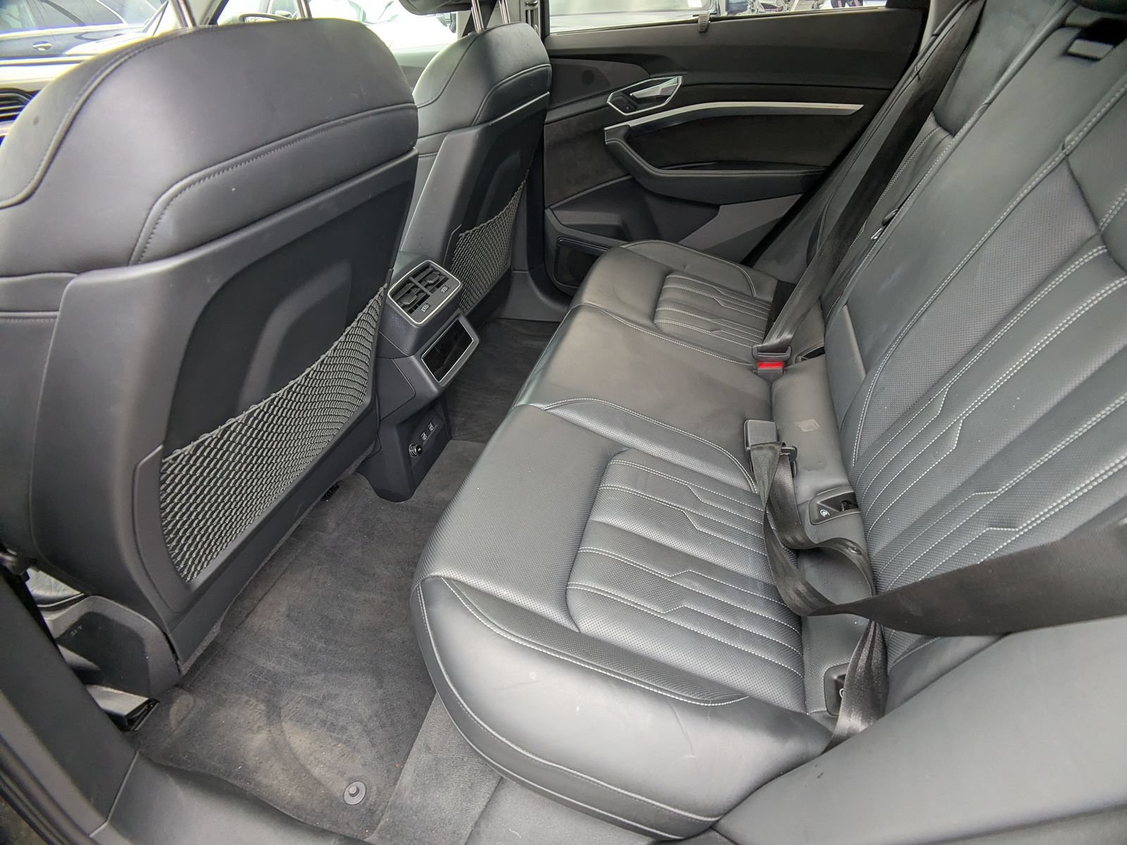 Used 2019 Audi e-tron Prestige w/ Prestige Package AWD/4WD image 15