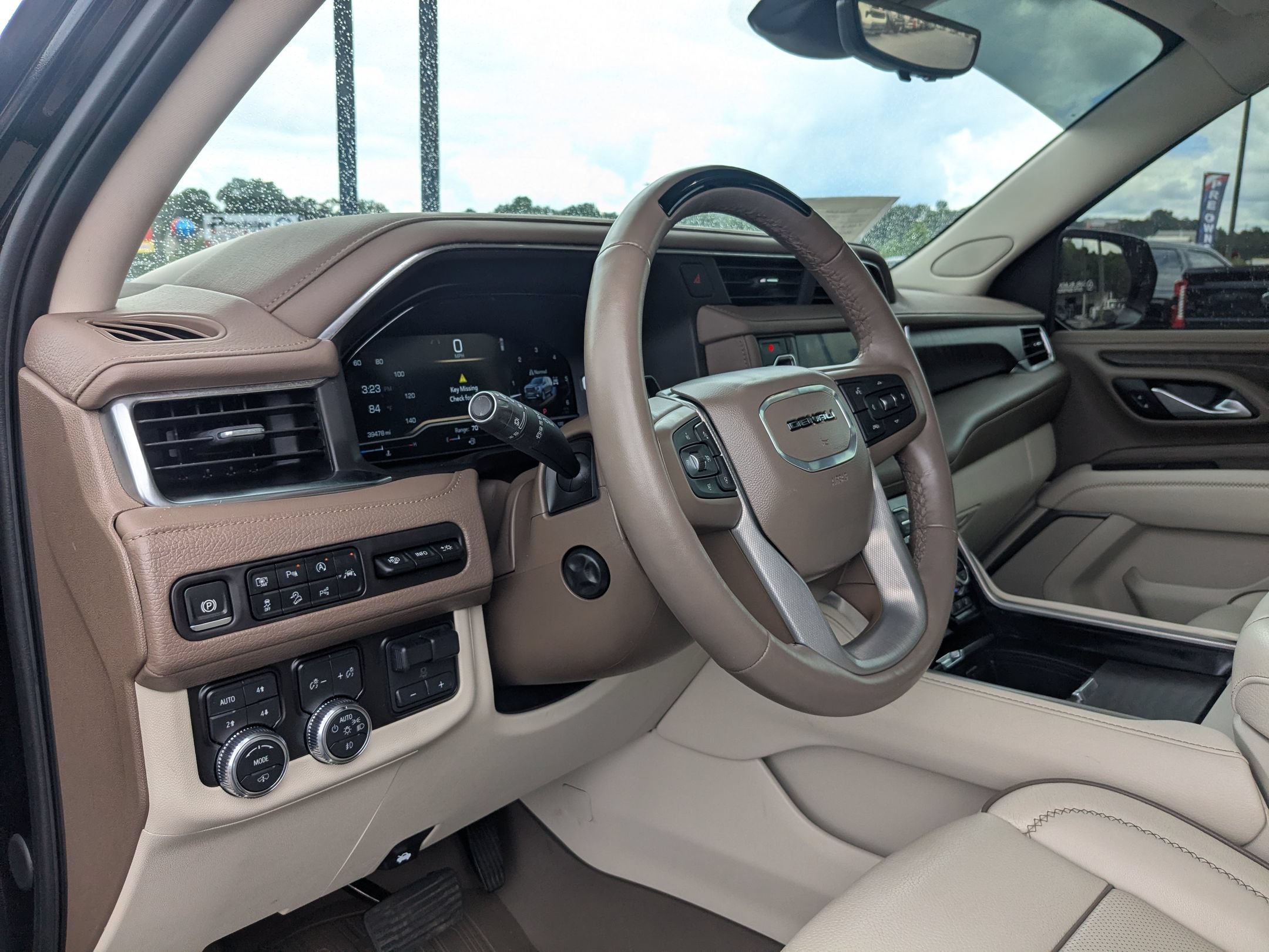 Used 2024 GMC Yukon Denali w/ Denali Reserve Package AWD/4WD image 14