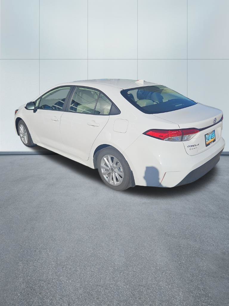 Used 2024 Toyota Corolla LE w/ LE Convenience Package FWD image 5