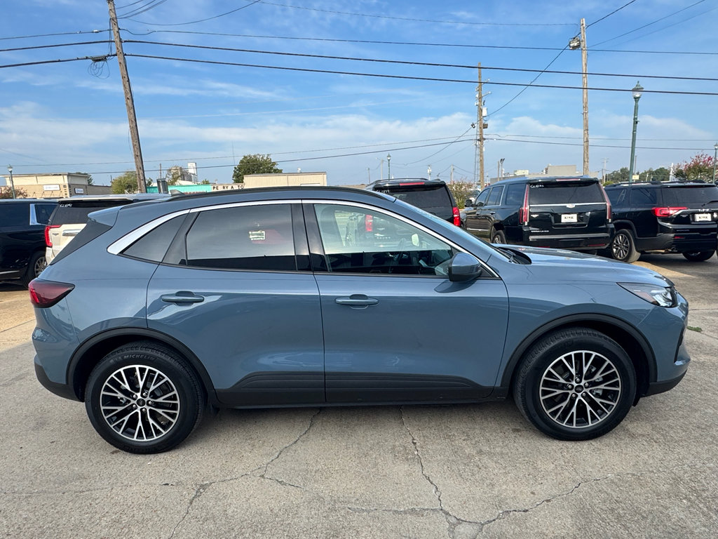 Used 2023 Ford Escape SE image 6