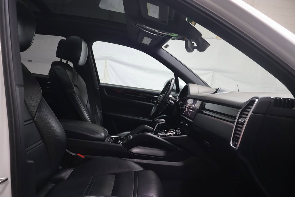 Used 2021 Porsche Cayenne image 10