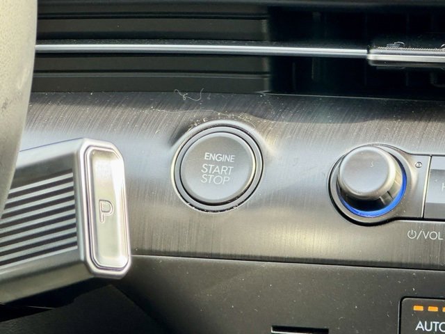 Used 2024 Hyundai Kona SEL w/ Convenience Package image 21