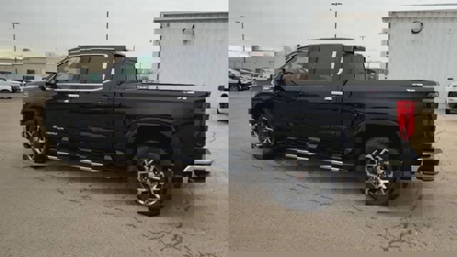 New 2026 GMC Sierra 1500 SLT w/ SLT Premium Plus Package image 6