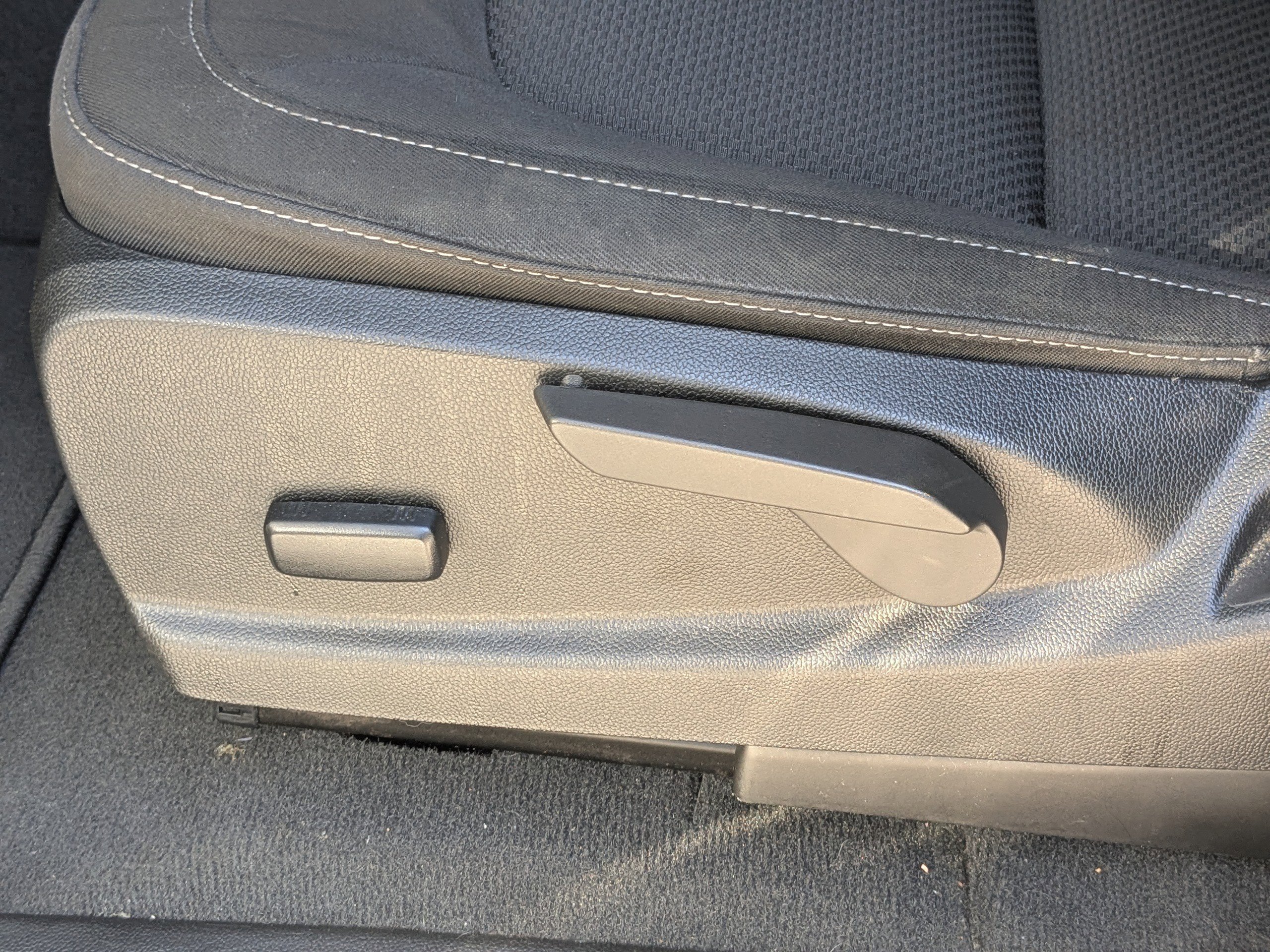 Used 2022 Chevrolet Colorado LT w/ LT Convenience Package image 22