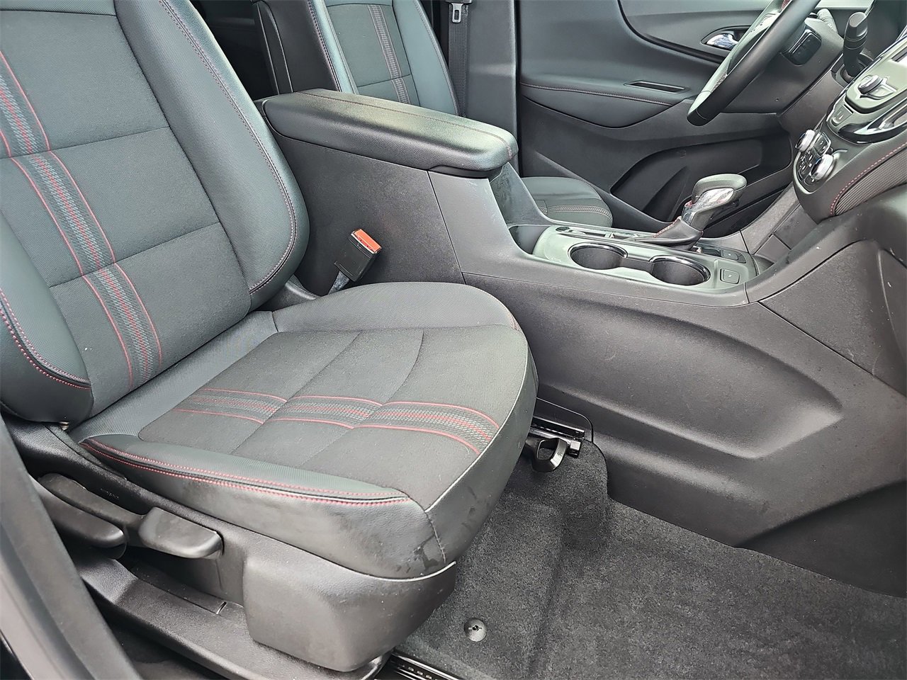 Used 2023 Chevrolet Equinox RS w/ LPO, Floor Liner Package image 10
