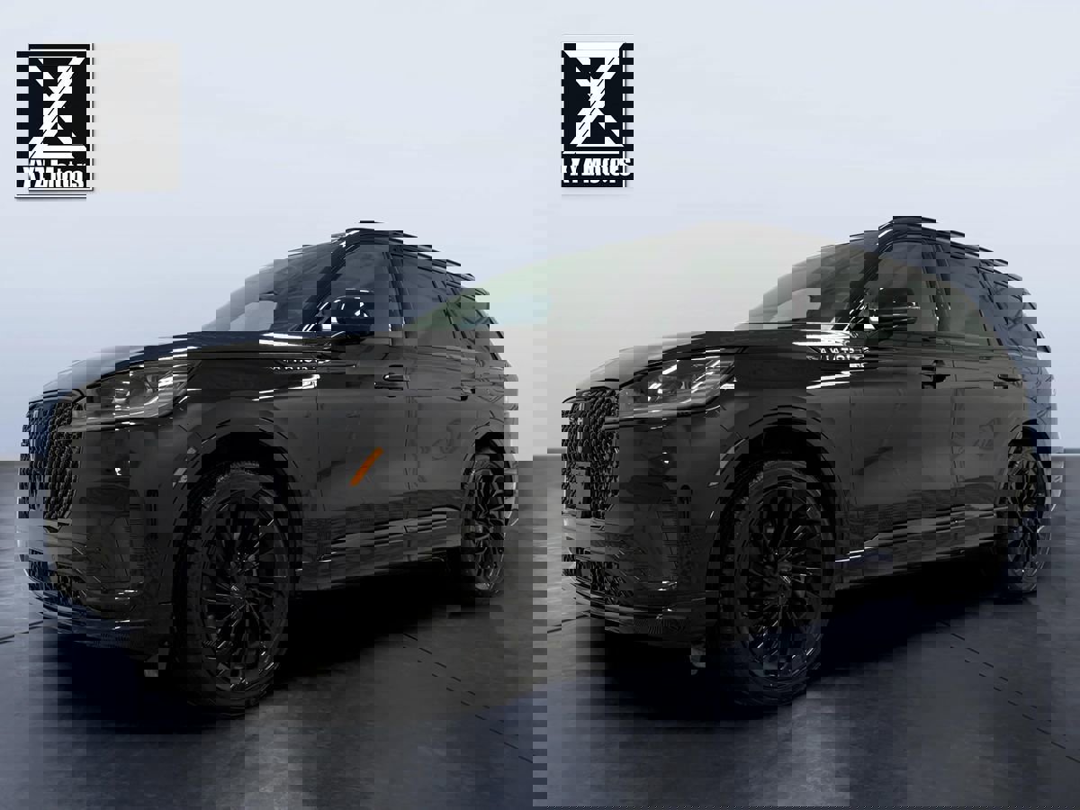 Used 2025 Lincoln Aviator Reserve w/ Jet Appearance Package image 2