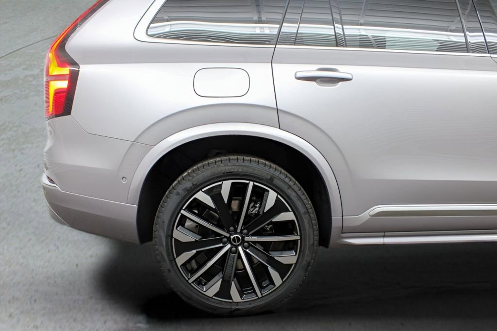 New 2026 Volvo XC90 B6 Plus w/ Protection Package Premier image 34