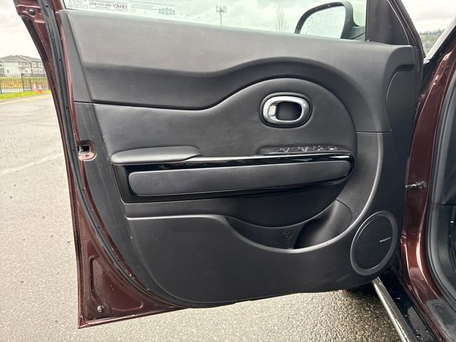 Used 2017 Kia Soul + image 21