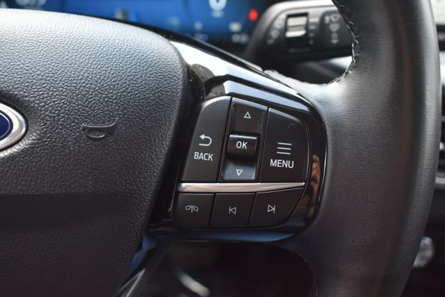 Used 2023 Ford Escape Platinum AWD/4WD image 25