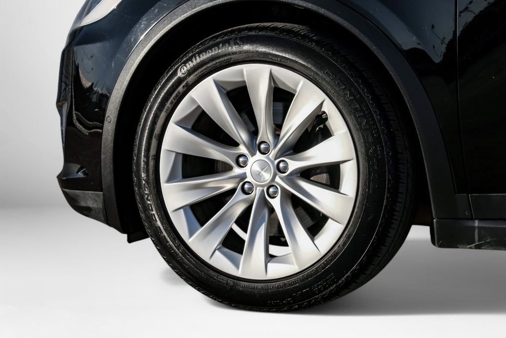 Used 2018 Tesla Model X 75D image 49