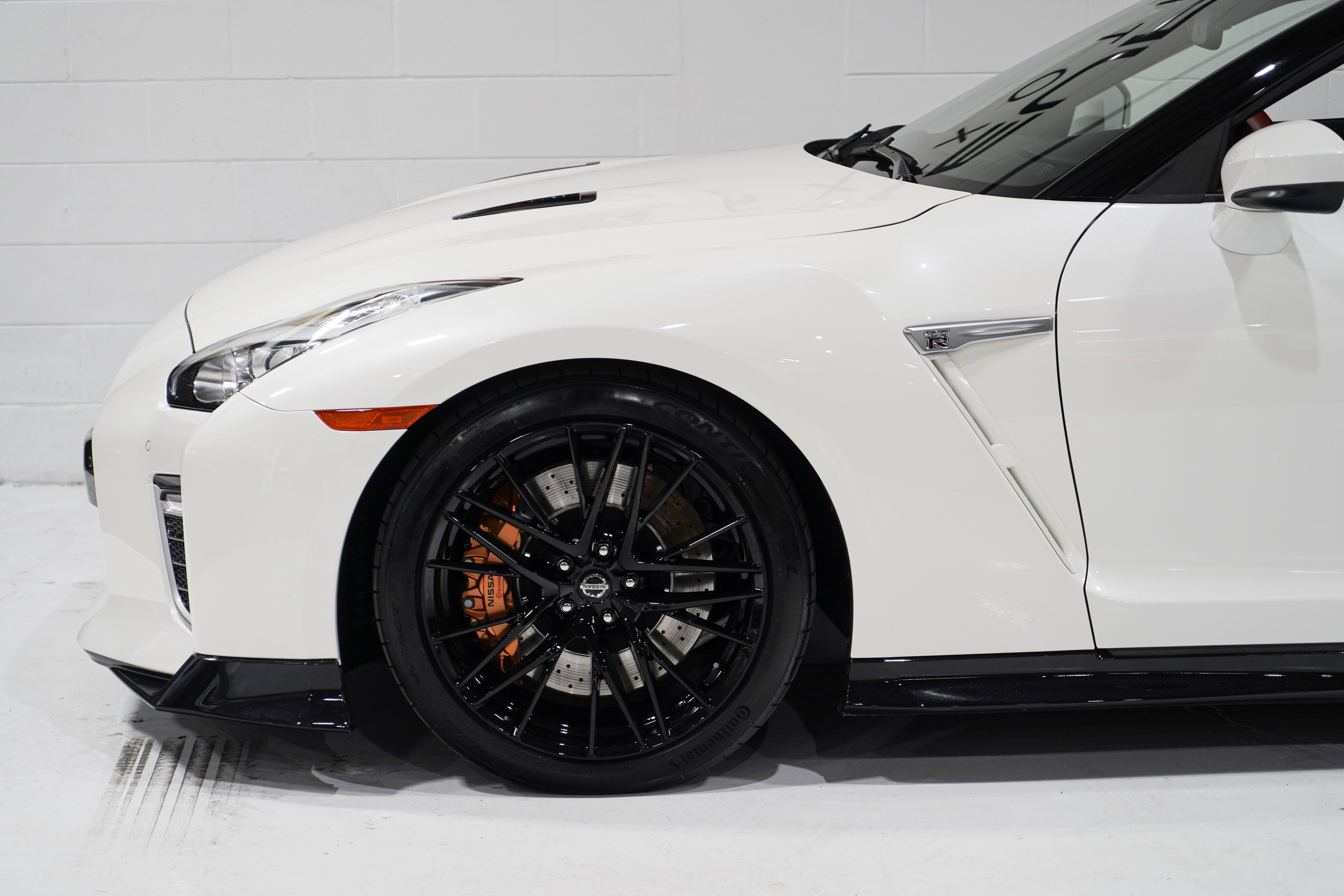 Used 2021 Nissan GT-R Premium AWD/4WD image 33