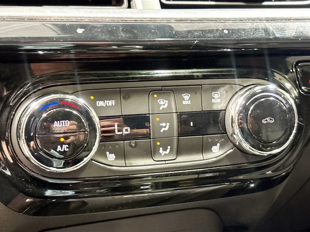 Used 2024 Chevrolet Trax RS w/ Sunroof Package FWD image 14
