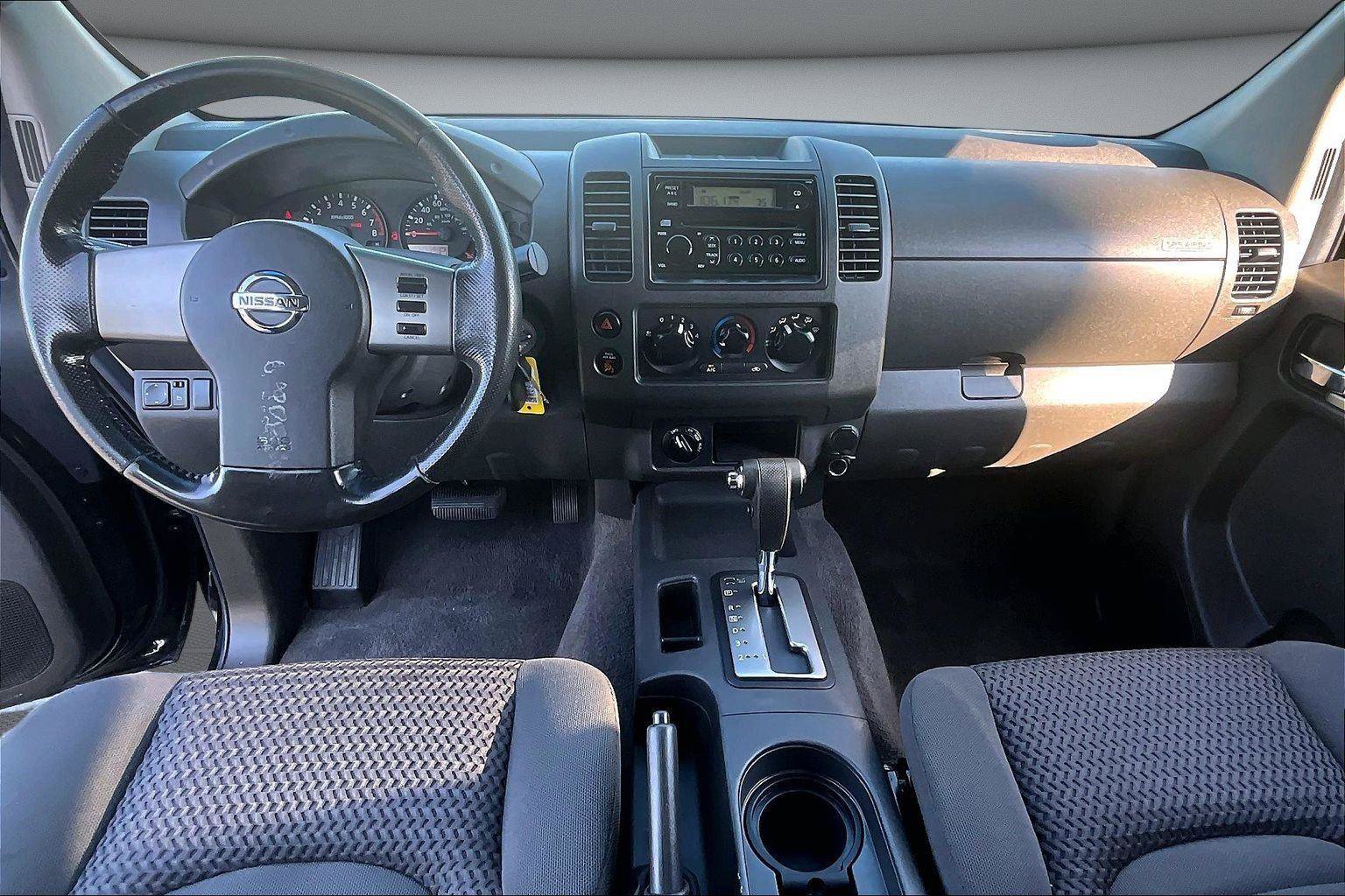 Used 2005 Nissan Frontier LE AWD/4WD image 9