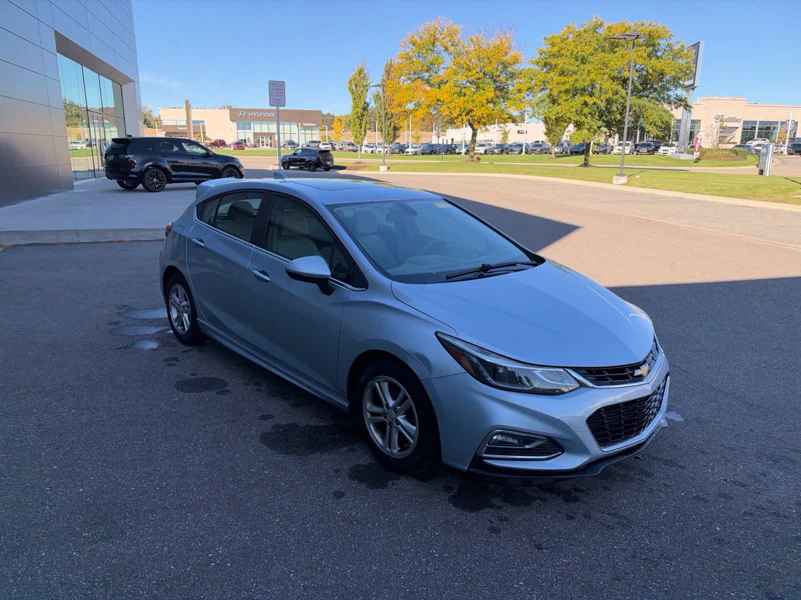 Used 2017 Chevrolet Cruze LT w/ Sun And Sound Package FWD image 7