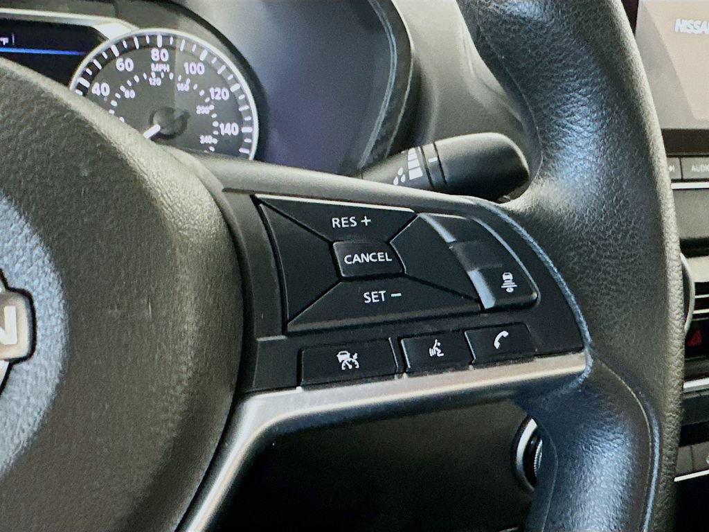 Used 2025 Nissan Sentra SV FWD image 26