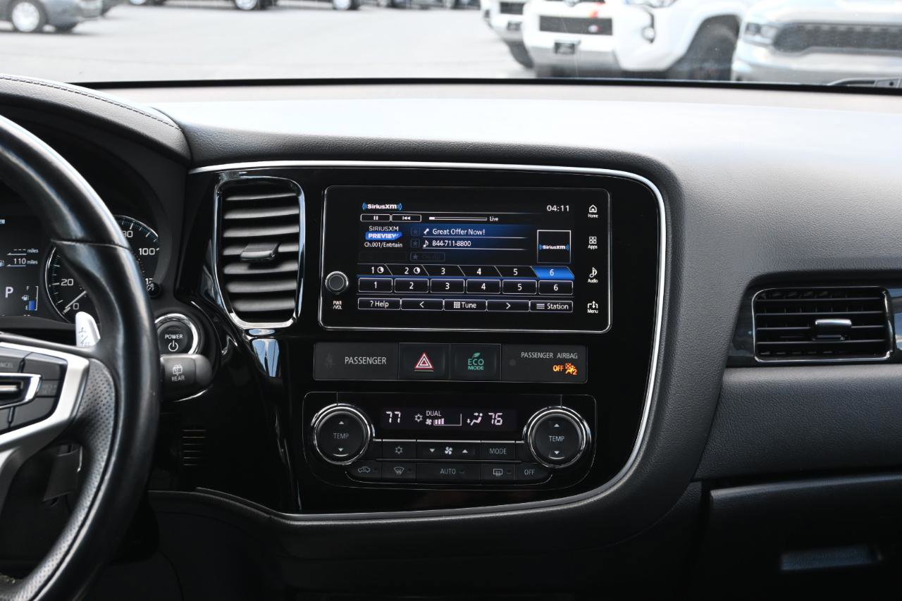 Used 2018 Mitsubishi Outlander SEL AWD/4WD image 28