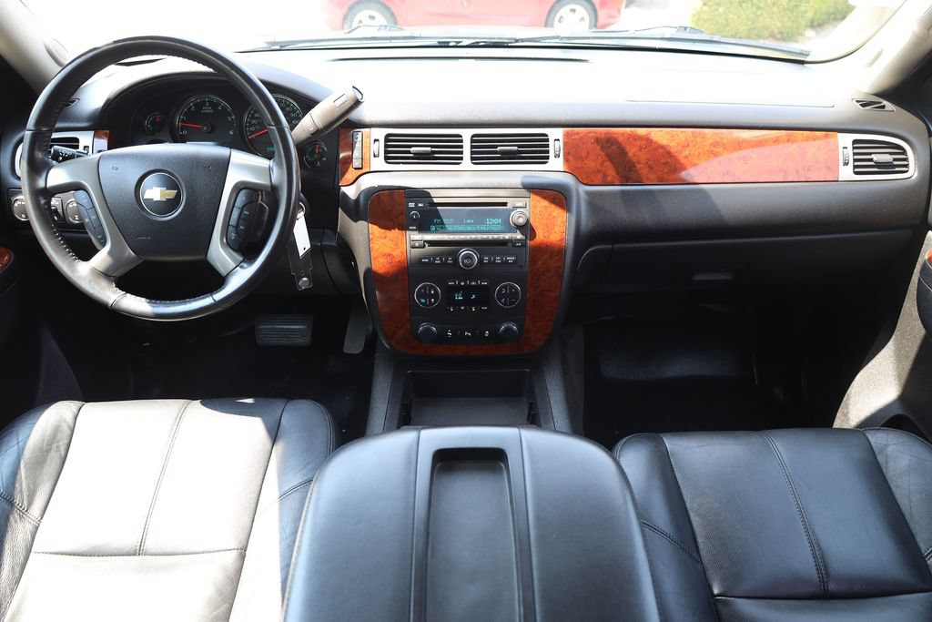 Used 2014 Chevrolet Suburban LT AWD/4WD image 21
