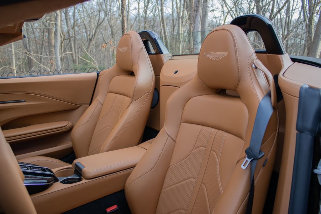 New 2026 Aston Martin V8 Vantage Convertible image 9