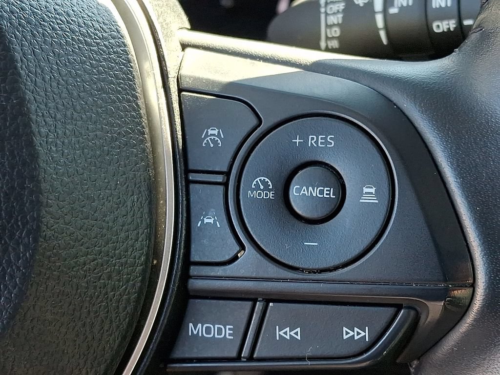 Certified 2025 Toyota Corolla Cross XLE AWD/4WD image 26