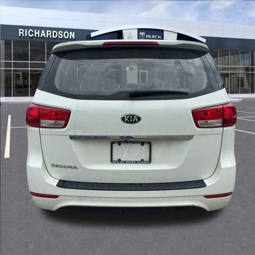 Used 2017 Kia Sedona L FWD image 8