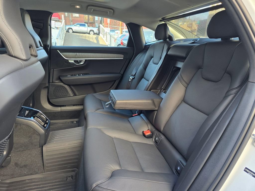 New 2025 Volvo S90 B6 Plus w/ Protection Package Premier image 17