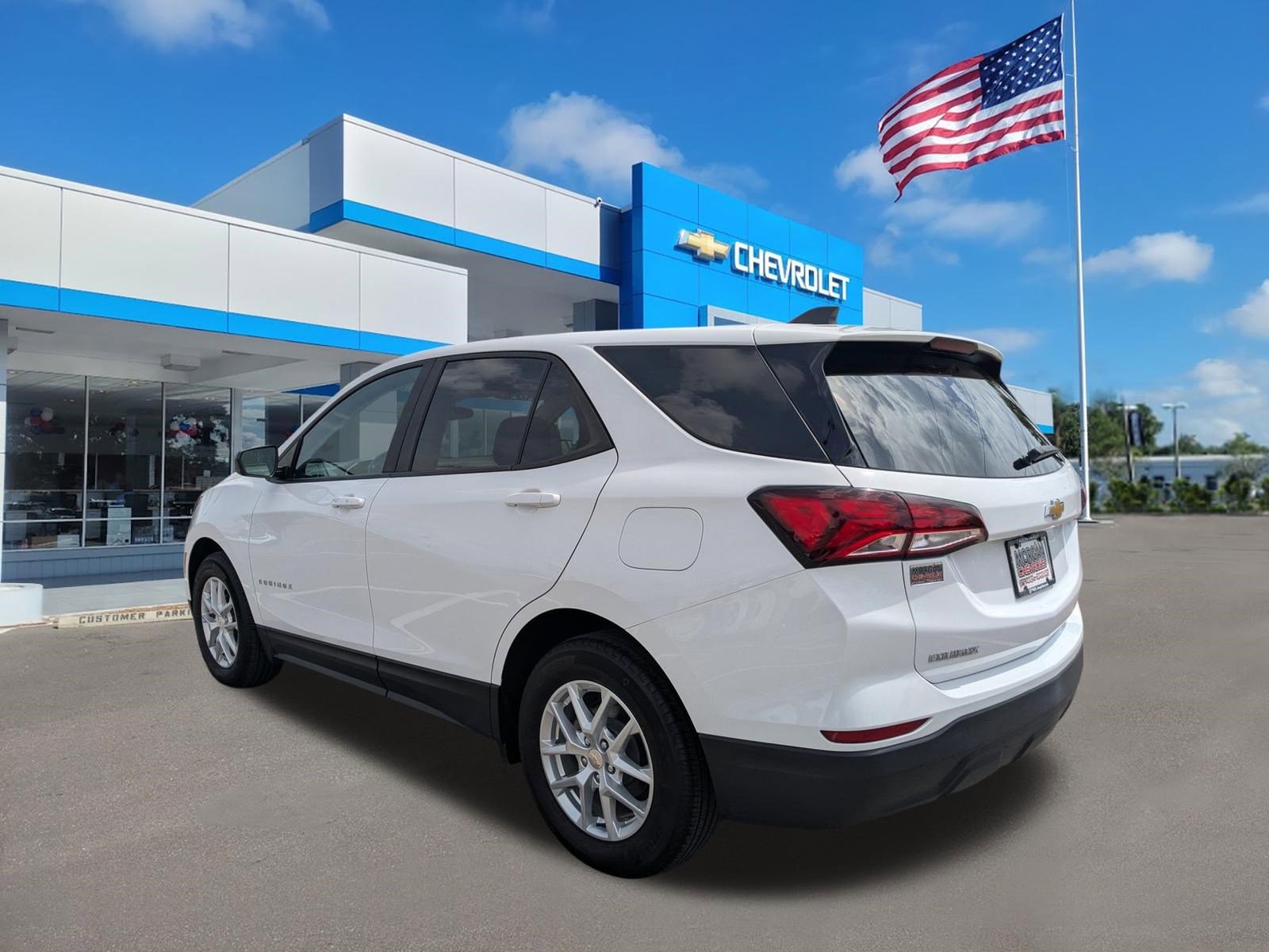 Used 2024 Chevrolet Equinox LS w/ LS Convenience Package image 6