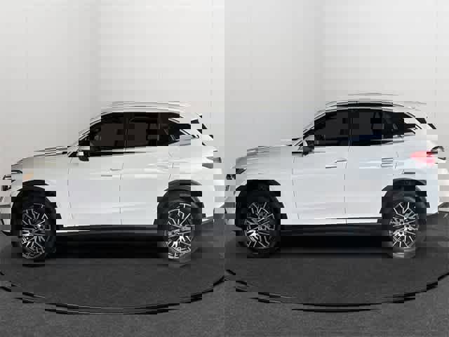 Used 2025 Mercedes-Benz GLC 300 4MATIC image 6