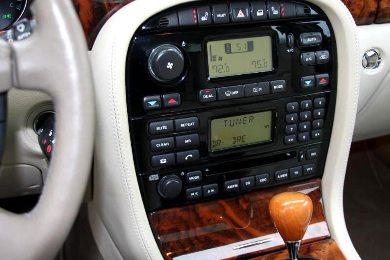 Used 2004 Jaguar XJ8 XJ8 image 39