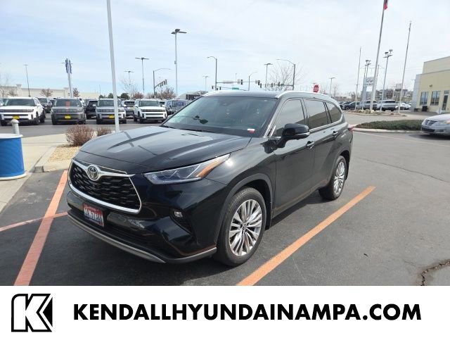 Used 2023 Toyota Highlander Platinum image 1