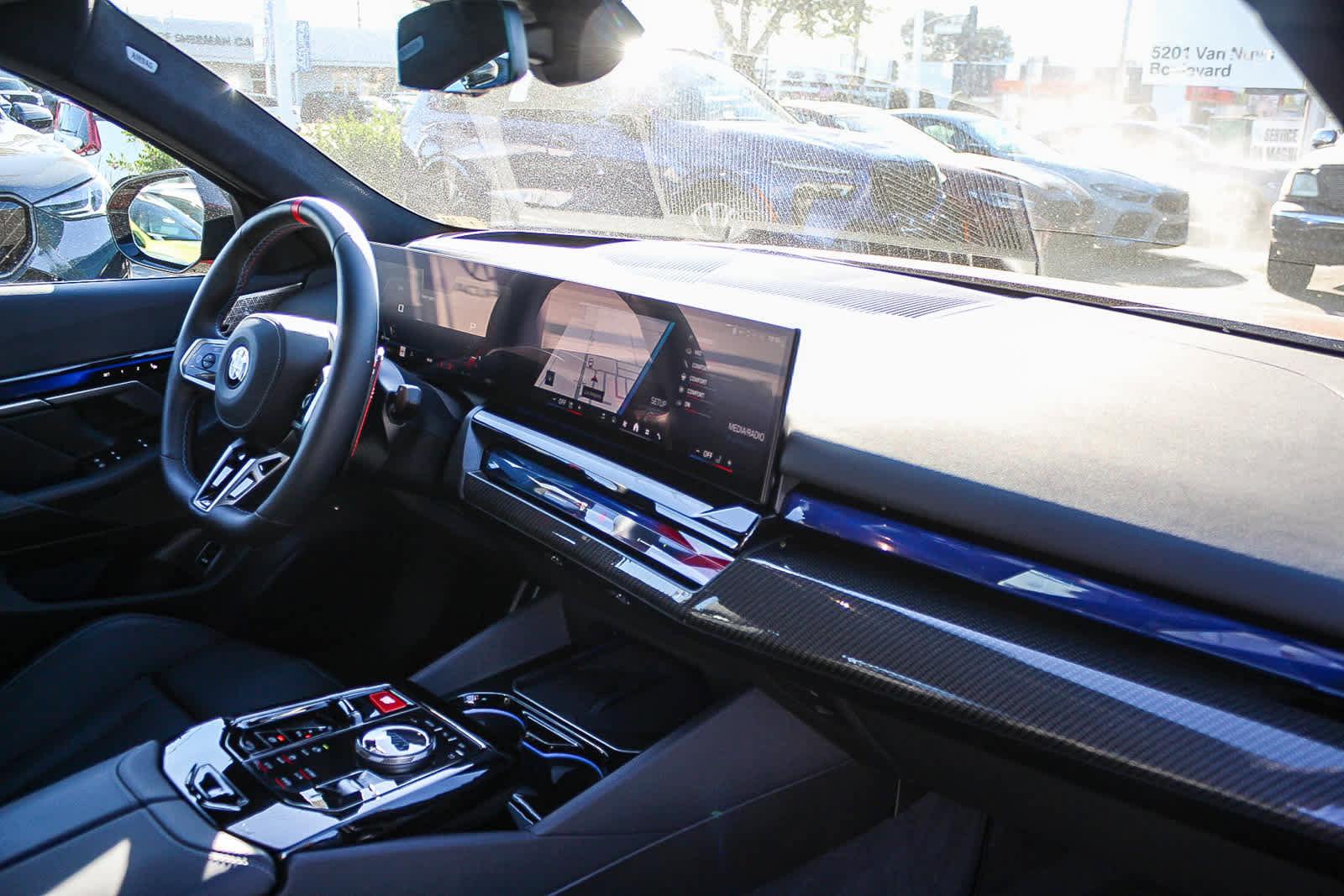 Used 2025 BMW M5 image 15