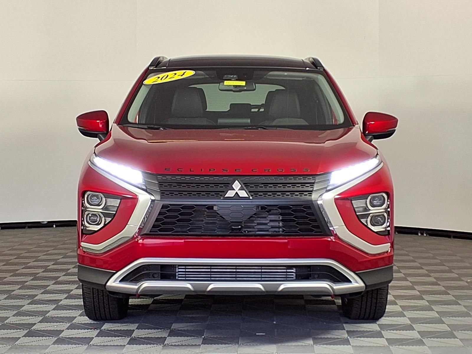 Used 2024 Mitsubishi Eclipse Cross SE AWD/4WD image 2