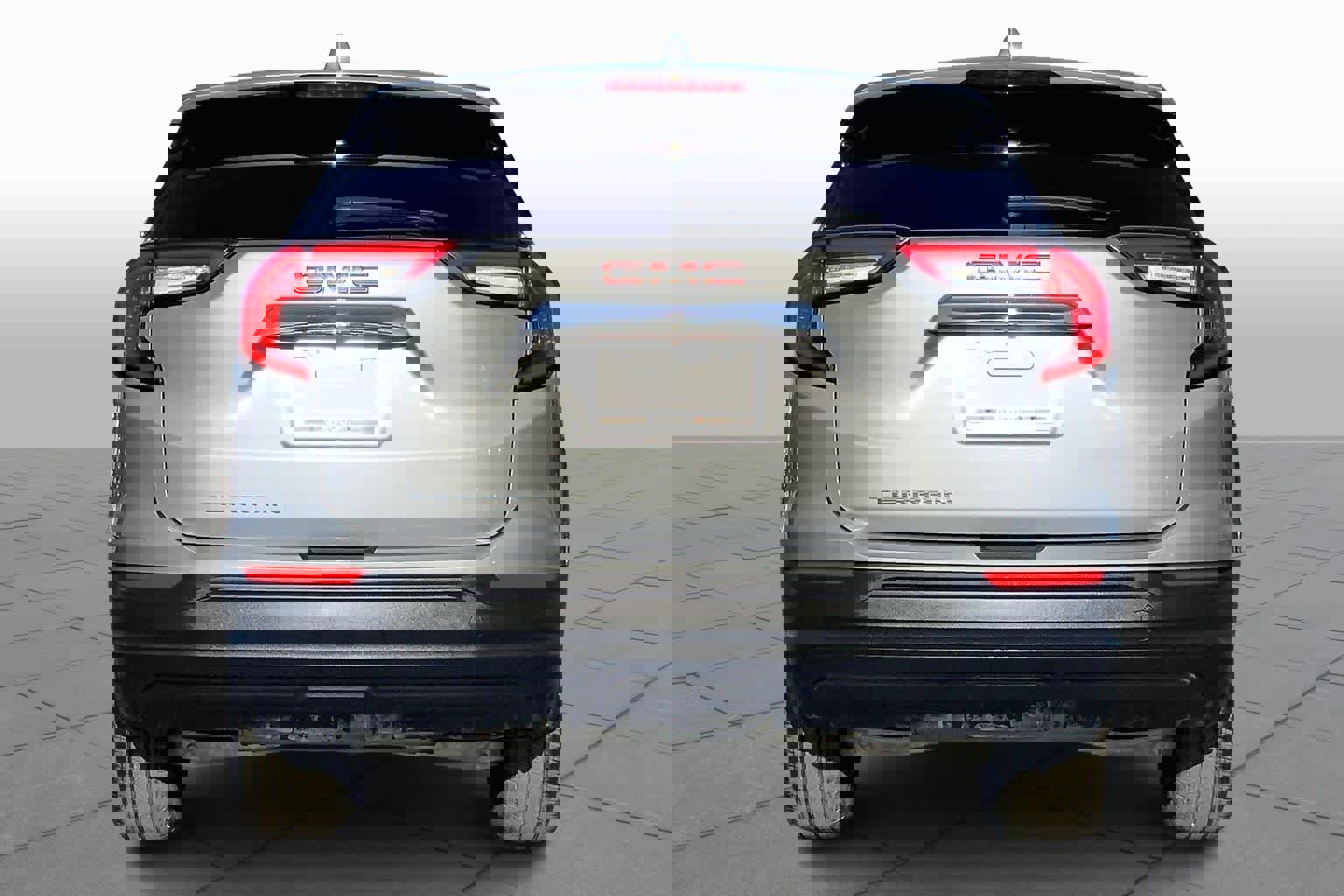 Used 2024 GMC Terrain SLE image 5