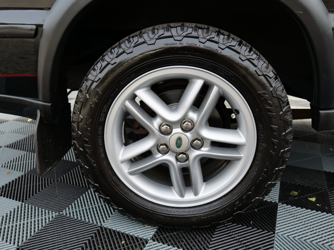 Used 2004 Land Rover Discovery SE image 84