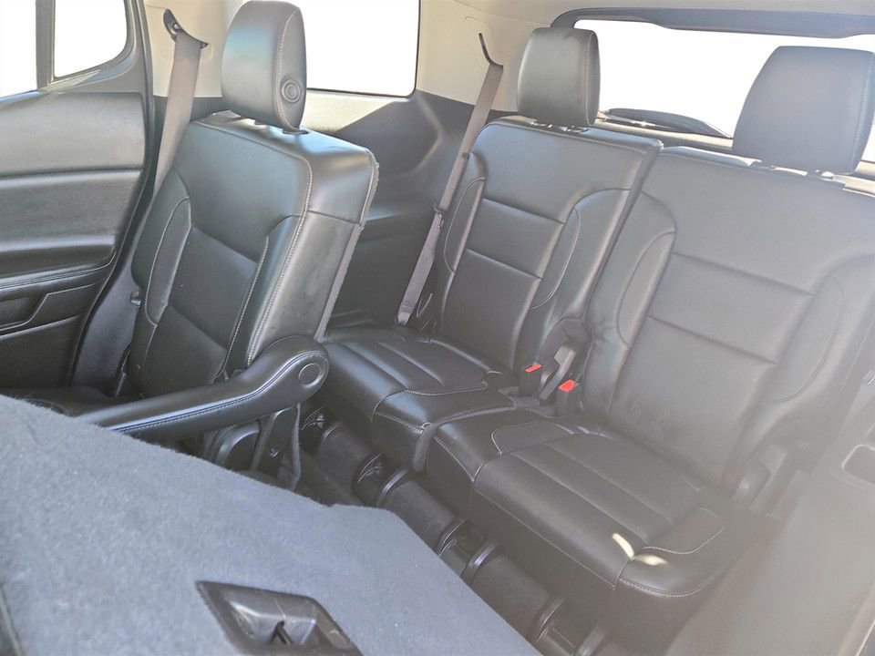 Used 2017 GMC Acadia SLT w/ LPO, Floor Liner Package image 32