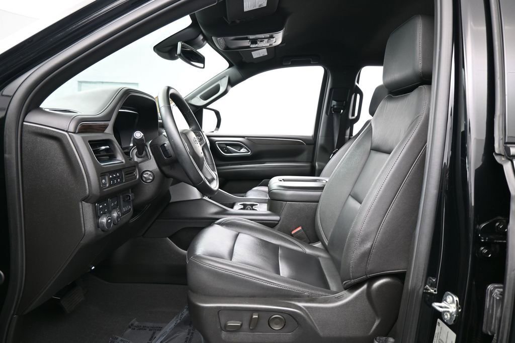 Used 2023 Chevrolet Tahoe Z71 w/ Luxury Package AWD/4WD image 11