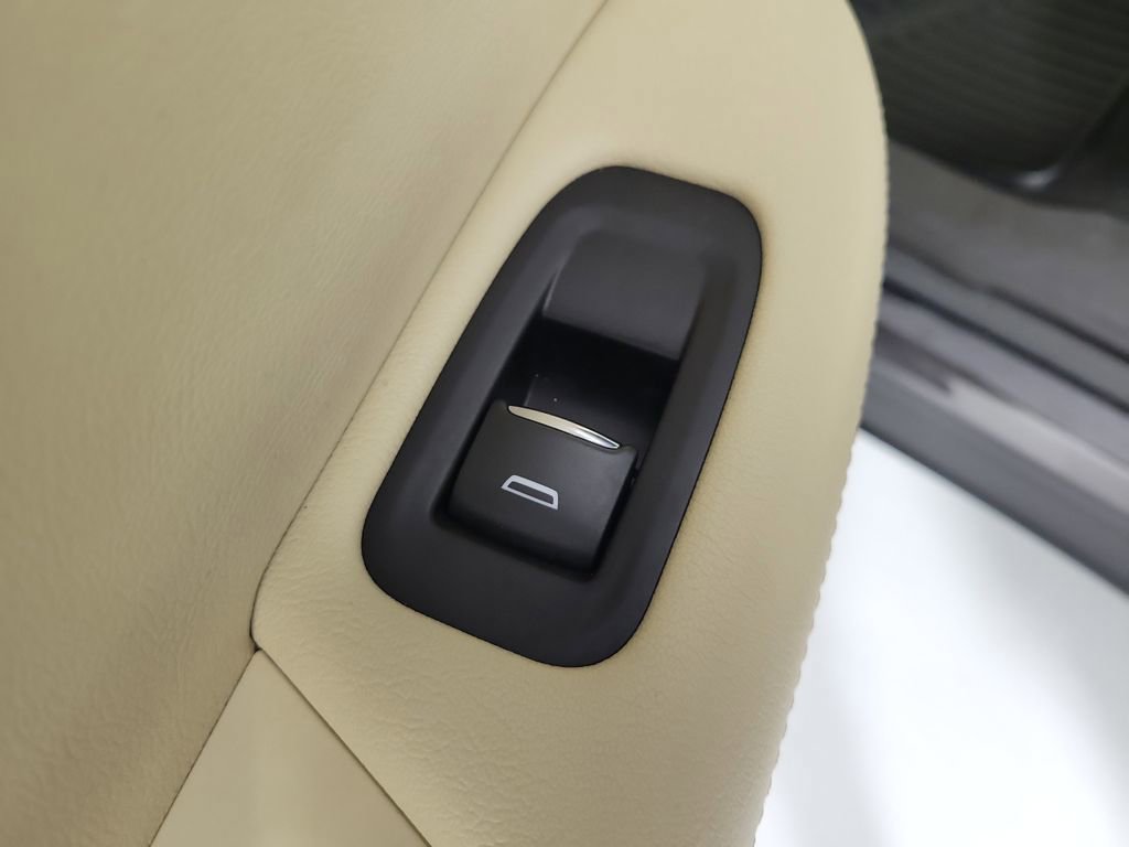 Used 2018 Cadillac XT5 FWD image 14