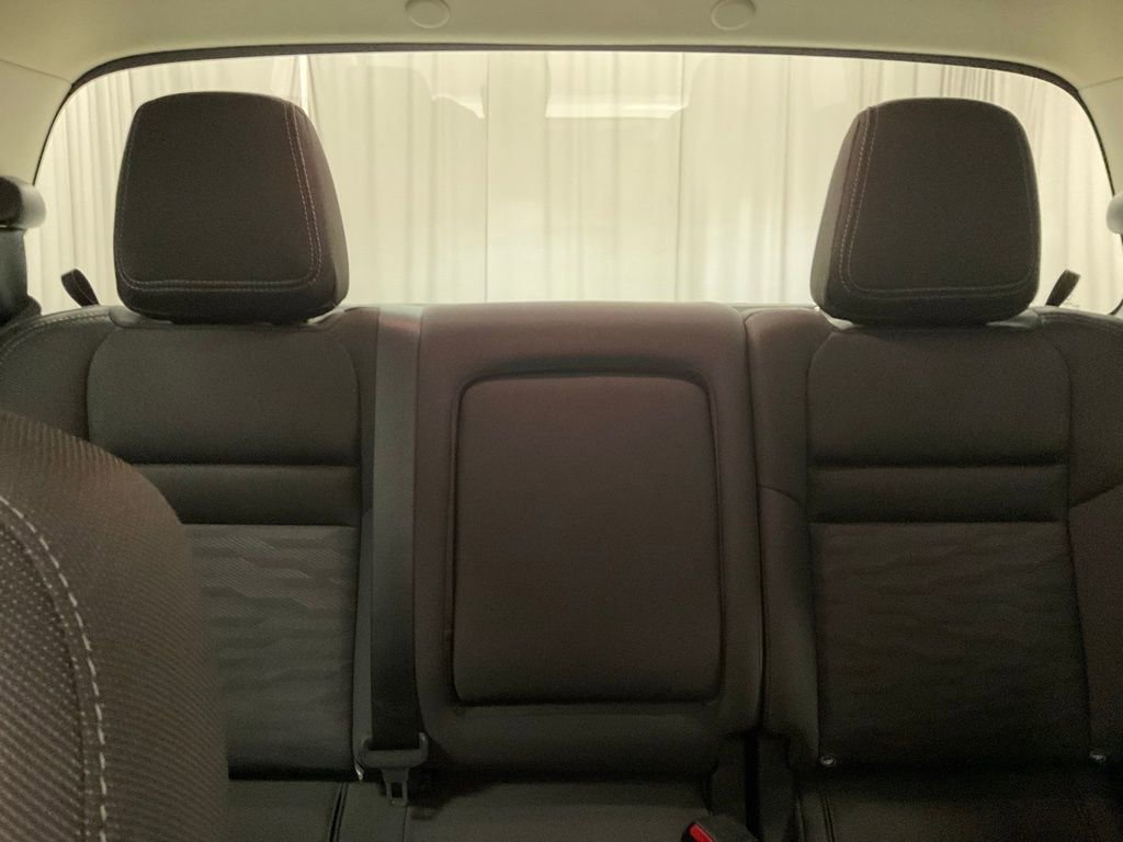 Used 2024 Nissan Frontier SV image 33