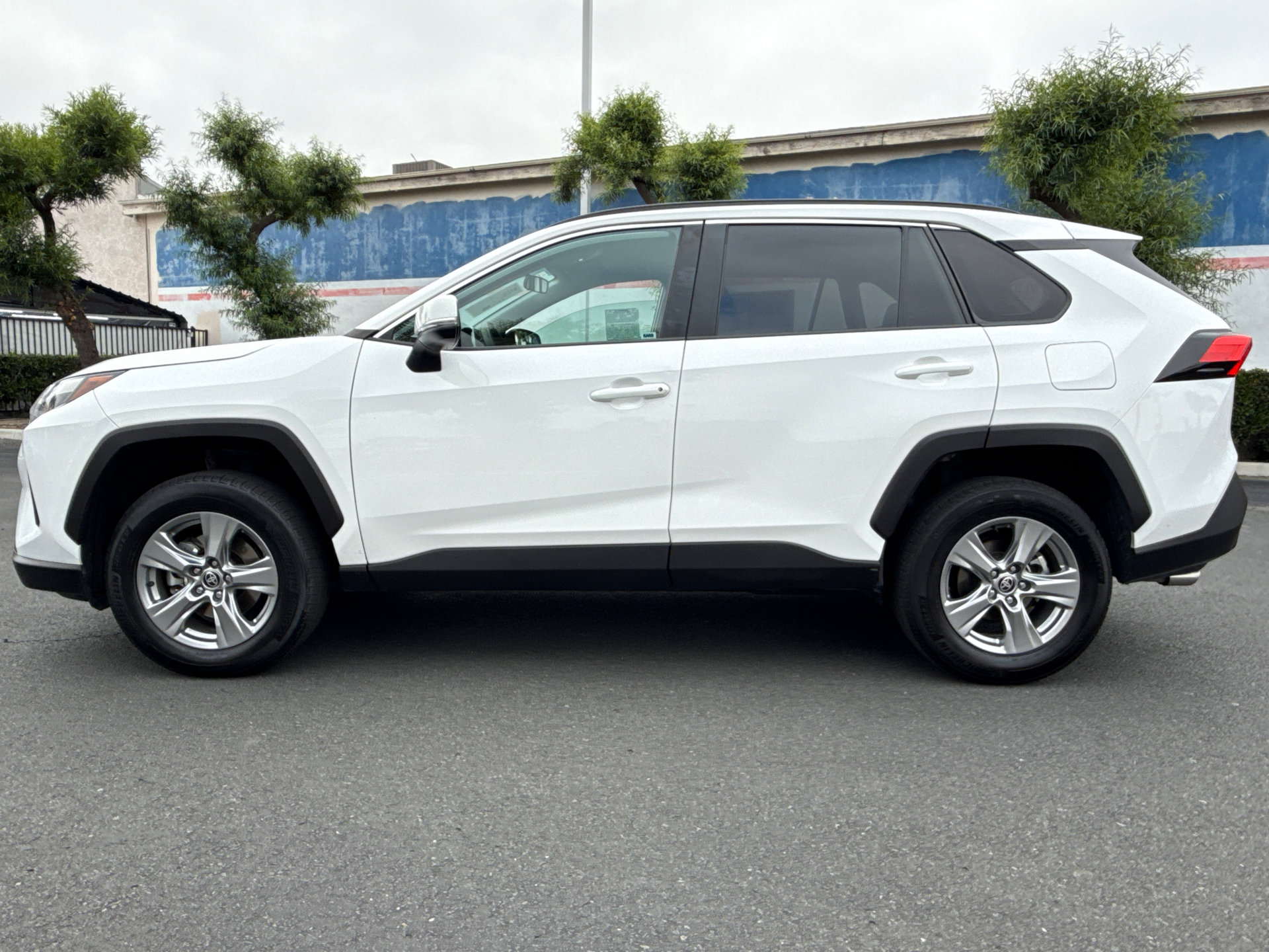 Certified 2024 Toyota RAV4 XLE FWD image 7