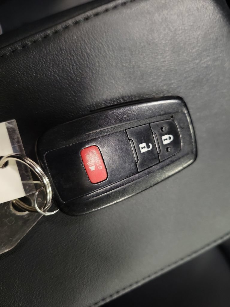 Used 2017 Toyota Prius Four w/ Advanced Technology Package FWD image 17
