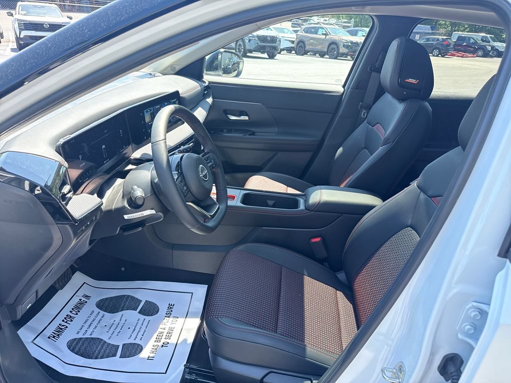 Used 2026 Nissan Kicks SR w/ SR Premium Package FWD image 9