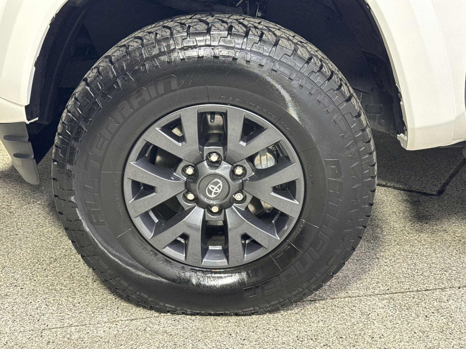 Used 2023 Toyota Tacoma SR5 AWD/4WD image 24
