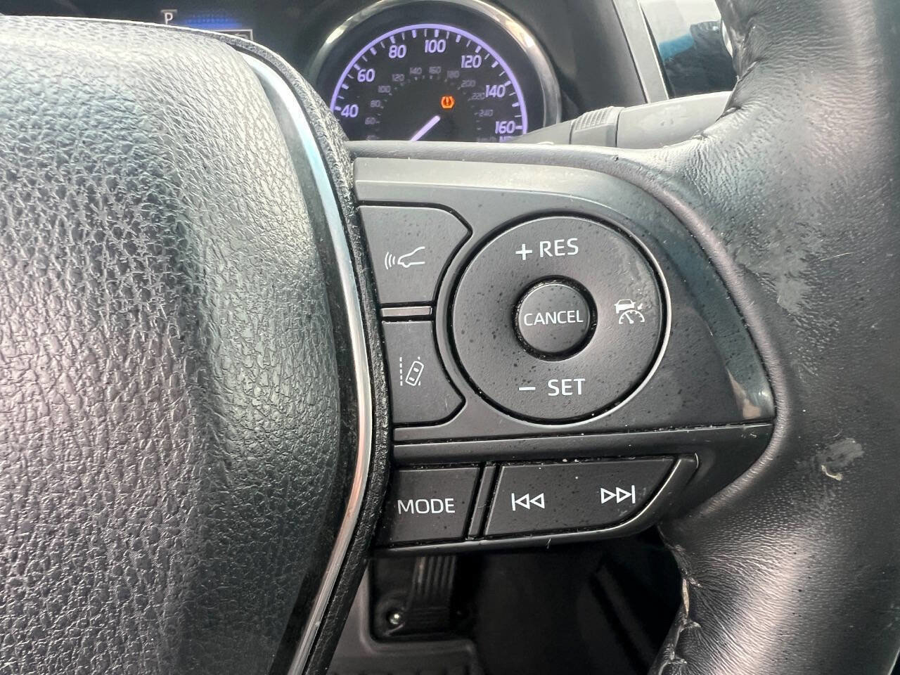 Used 2018 Toyota Camry SE w/ Convenience Package FWD image 17
