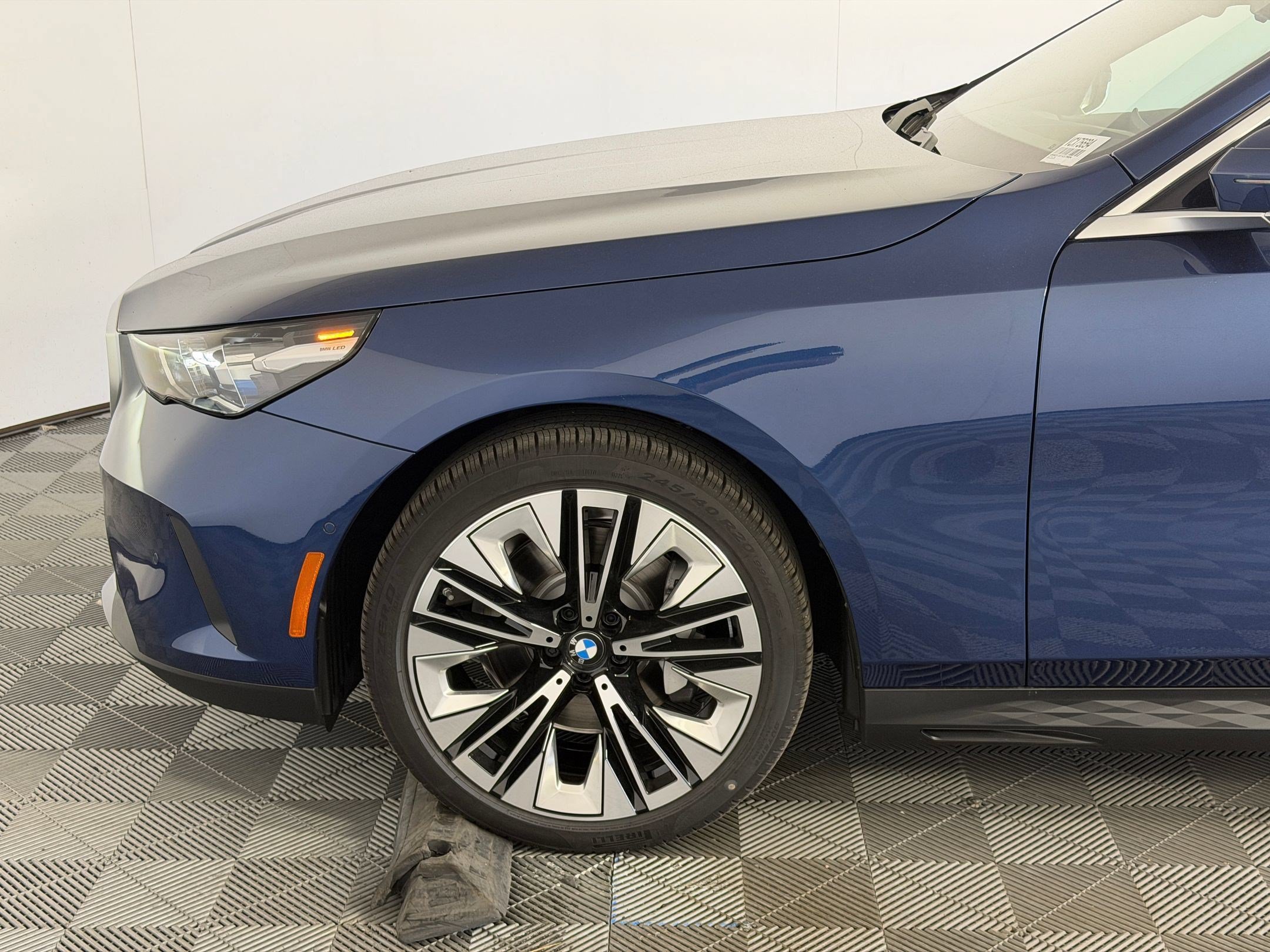 Used 2027 BMW 530i w/ Executive Package RWD image 11