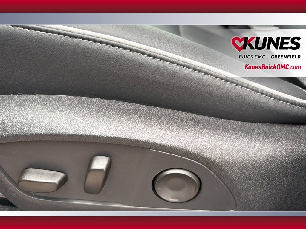 New 2026 Buick Enclave Sport Touring w/ LPO, Floor Liner Package image 18