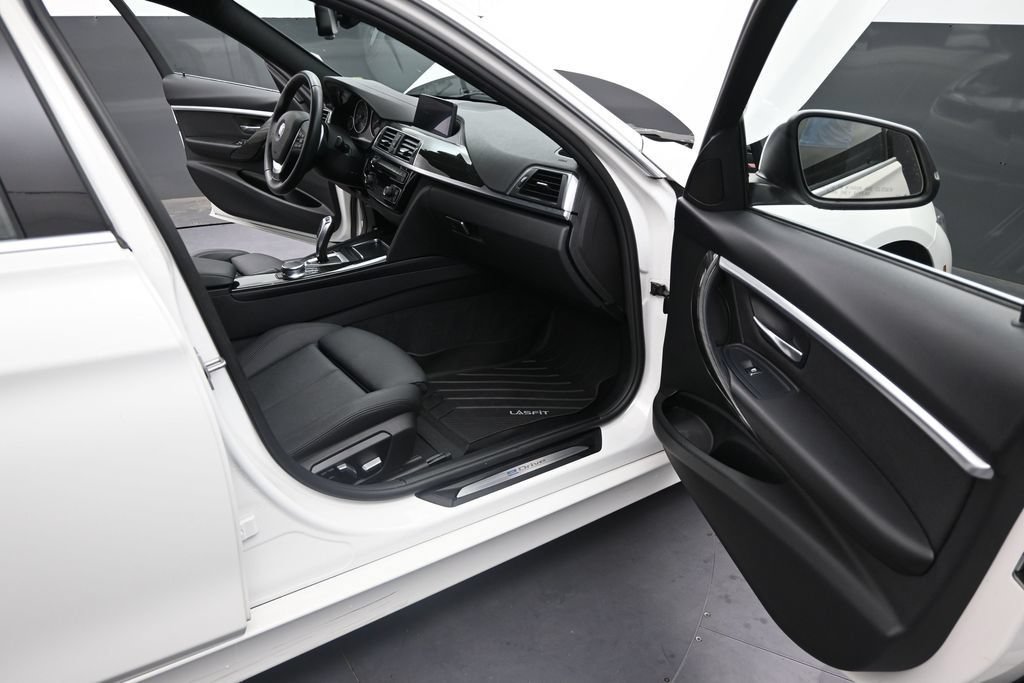 Used 2018 BMW 330e RWD image 14