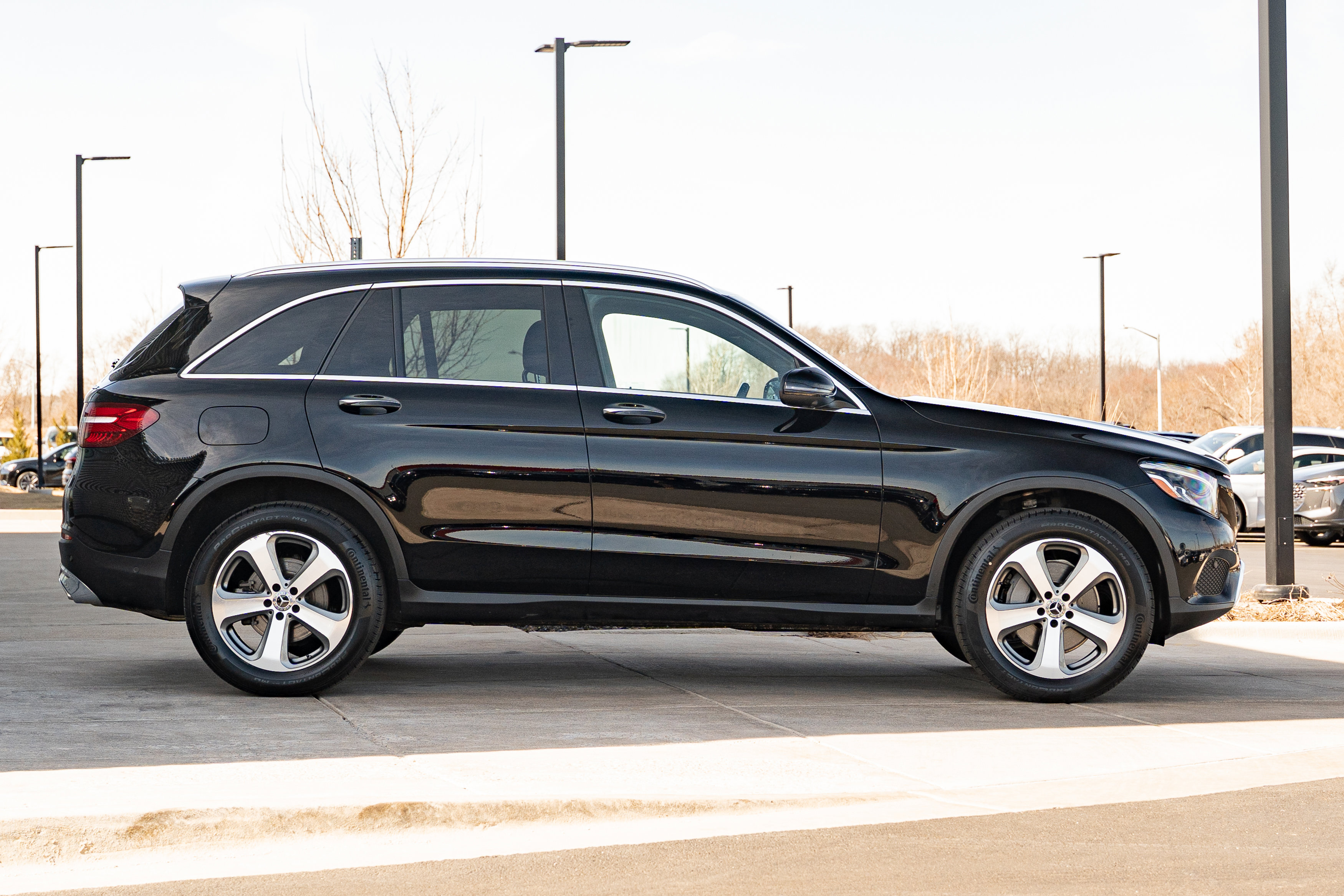 Used 2019 Mercedes-Benz GLC 300 4MATIC image 3